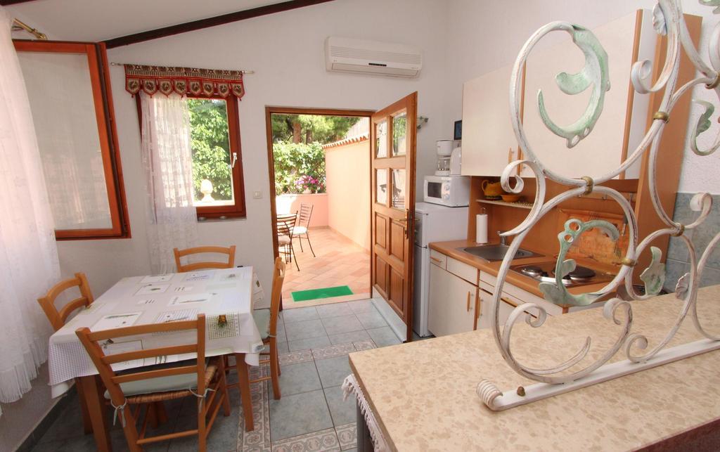 Apartments Villa Lucu Ровинь Экстерьер фото