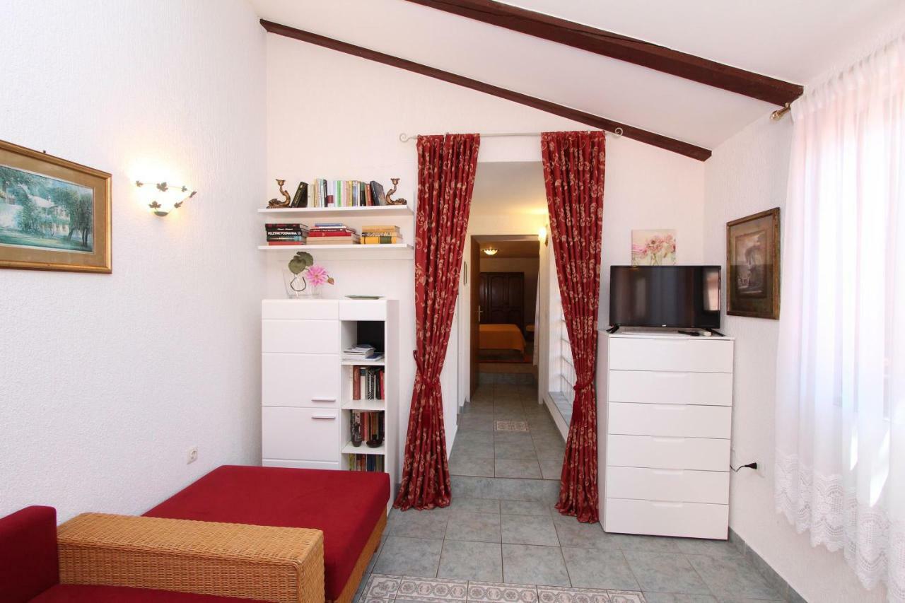 Apartments Villa Lucu Ровинь Экстерьер фото