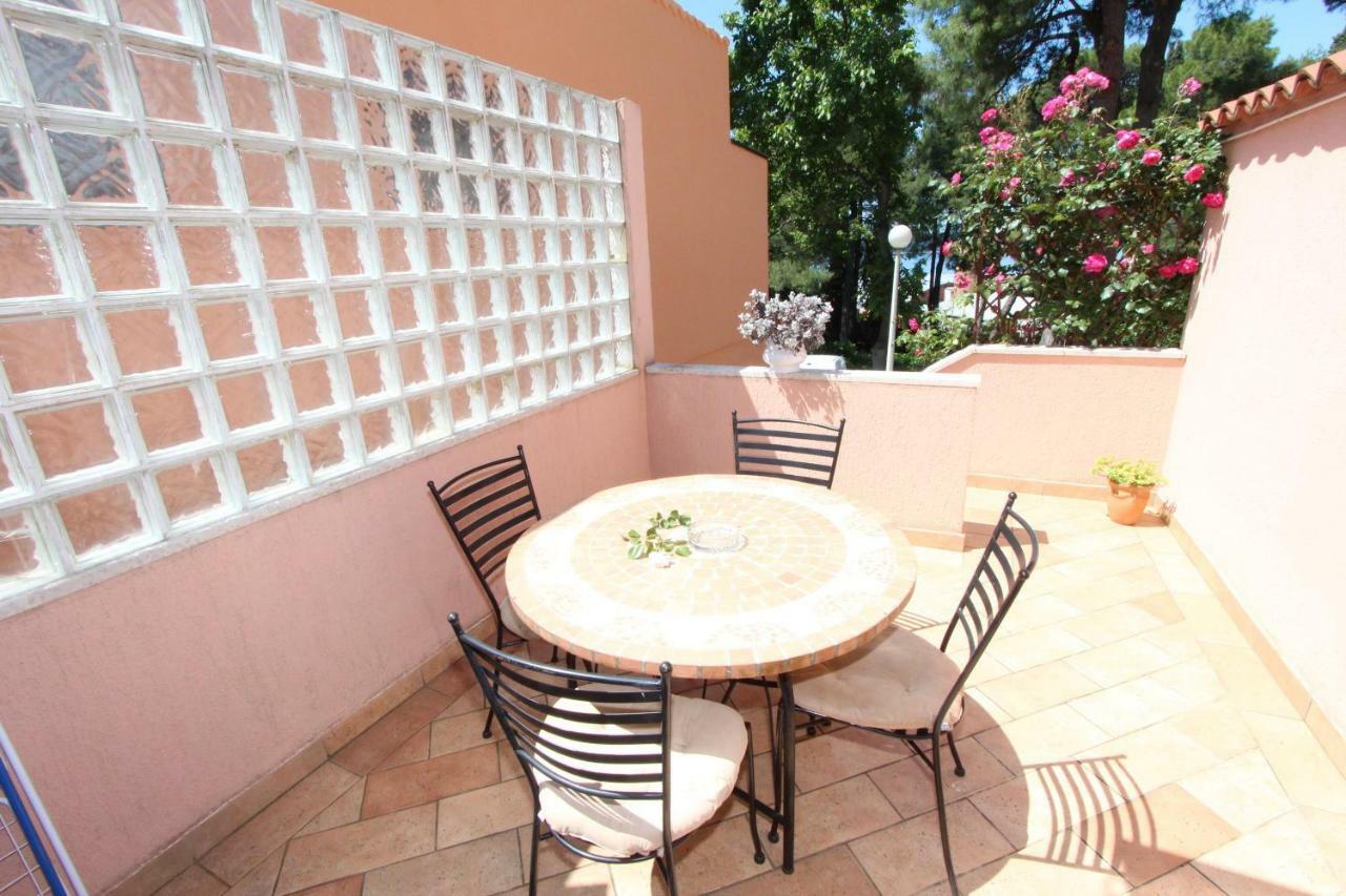Apartments Villa Lucu Ровинь Экстерьер фото