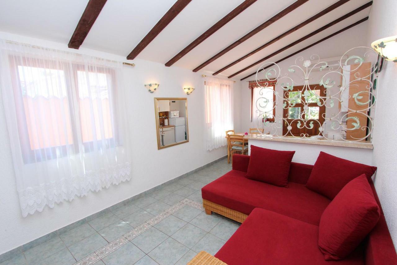 Apartments Villa Lucu Ровинь Экстерьер фото
