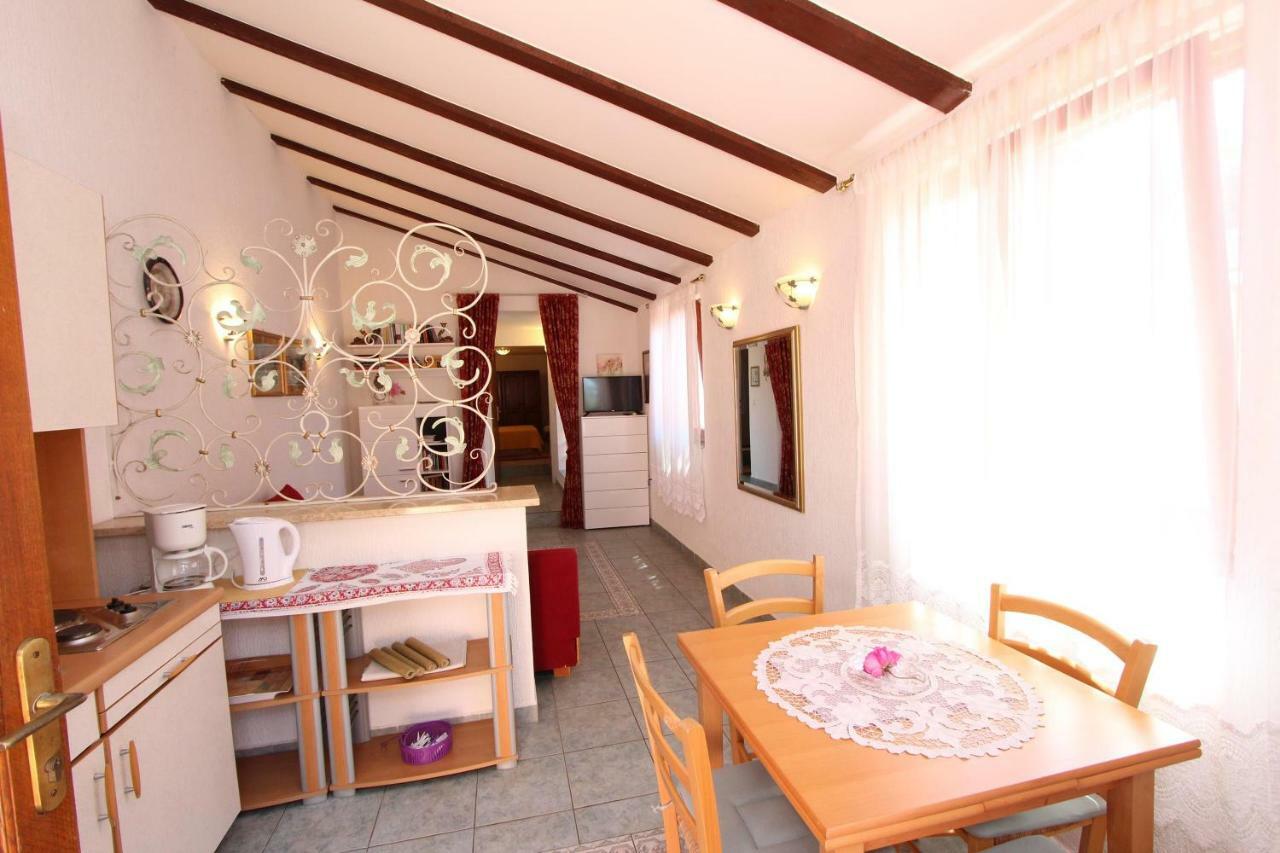 Apartments Villa Lucu Ровинь Экстерьер фото